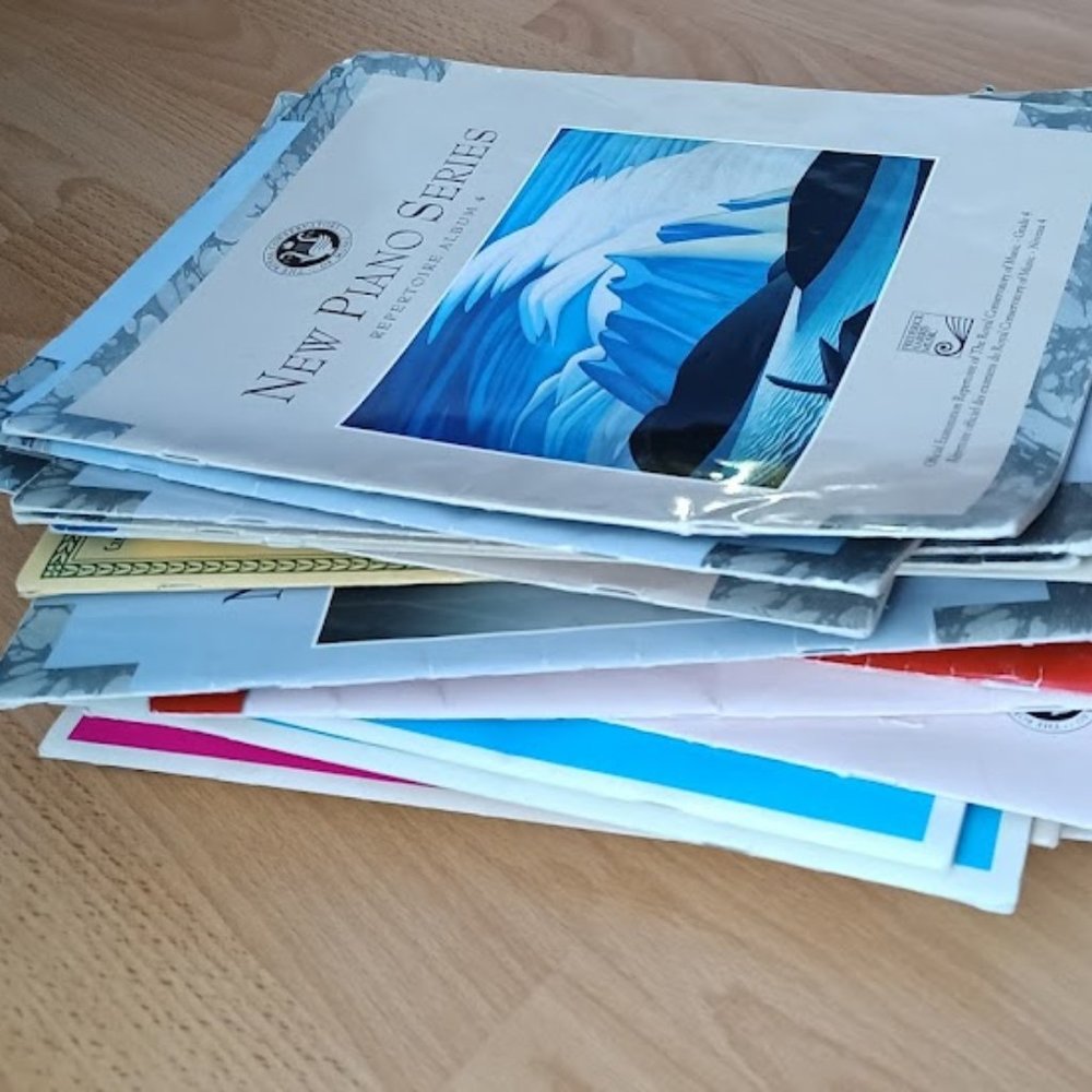 🎹📚 22 Piano Books, Sheet Music - Good Condition🎶✨